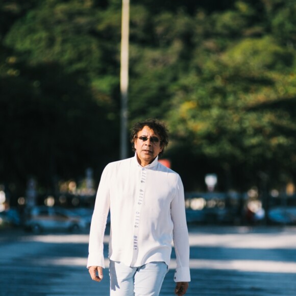 Laurent Voulzy dans le clip "Spirit of Samba" de Laurent Voulzy.