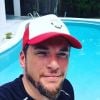 Norbert Tarayre présente la piscine de sa maison à Miami, aux Etats-Unis.