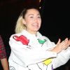 Miley Cyrus sort de l'hôtel Dream Hotel et va à la rencontre de ses fans à New York, le 14 juin 2017.