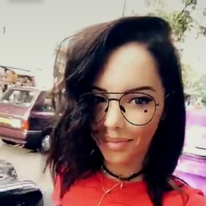 Nabilla dévoile sa toute nouvelle coupe de cheveux, sans extensions.