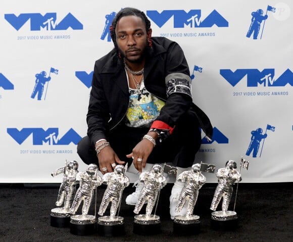 Kendrick Lamar et ses 'Moonmen' - MTV Video Music Awards 2017 au Forum à Inglewood, le 27 août 2017.