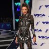 Alessandra Ambrosio, habillée en Balmain (collection Croisière 2018) - MTV Video Music Awards 2017 au Forum à Inglewood, le 27 août 2017.