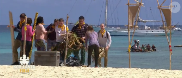 Equipe jaune lors de l'épreuve de confort - "Koh-Lanta Fidji", le 1er septembre 2017 sur TF1.