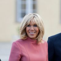 Brigitte Macron : Sourire radieux et robe sublimant ses jambes longilignes