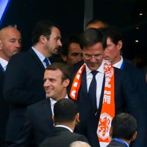 Le président de la République française Emmanuel Macron et le Premier ministre des Pays-Bas Mark Rutte - Célébrités lors du match pour les éliminatoires de la Coupe du Monde 2018, France - Pays-Bas au Stade de France à Saint-Denis, le 31 août 2017. La France a gagné 4-0. © Agence/Bestimage