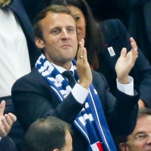 Le président de la FFF Noël le Graët, le président de la République française Emmanuel Macron et le Premier ministre des Pays-Bas Mark Rutte - Célébrités lors du match pour les éliminatoires de la Coupe du Monde 2018, France - Pays-Bas au Stade de France à Saint-Denis, le 31 août 2017. La France a gagné 4-0. © Agence/Bestimage