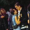 Exclusif - Zoë Kravitz et son compagnon Karl Glusman s'embrassent devant un bar à New York, le 31 août 2017.