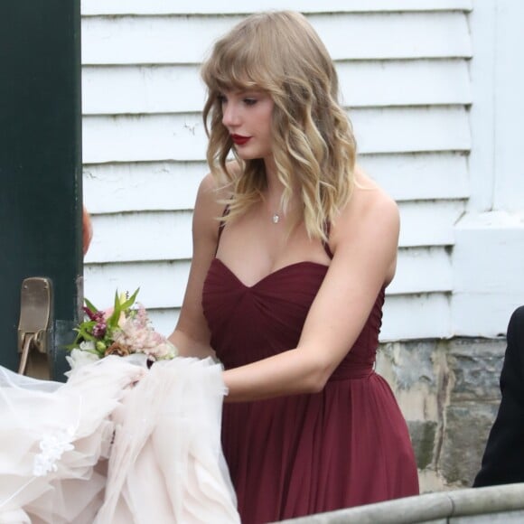 Taylor Swift, demoiselle d'honneur au mariage de sa meilleure amie Abigail Anderson à Martha's Vineyard dans le Massachusetts, le 2 septembre 2017