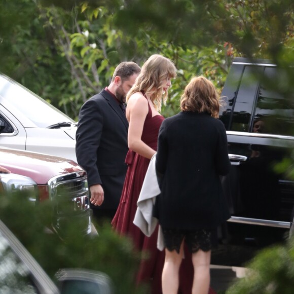 Taylor Swift, demoiselle d'honneur au mariage de sa meilleure amie Abigail Anderson à Martha's Vineyard dans le Massachusetts, le 2 septembre 2017