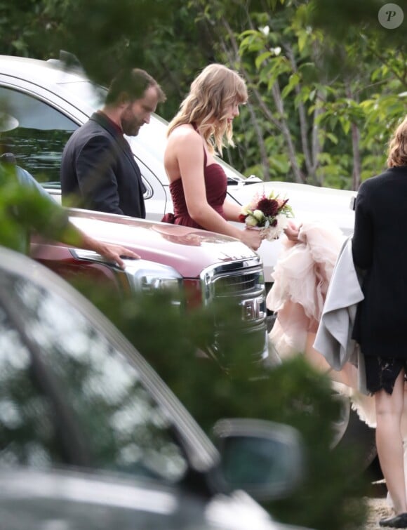 Taylor Swift, demoiselle d'honneur au mariage de sa meilleure amie Abigail Anderson à Martha's Vineyard dans le Massachusetts, le 2 septembre 2017