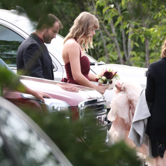 Taylor Swift, demoiselle d'honneur au mariage de sa meilleure amie Abigail Anderson à Martha's Vineyard dans le Massachusetts, le 2 septembre 2017