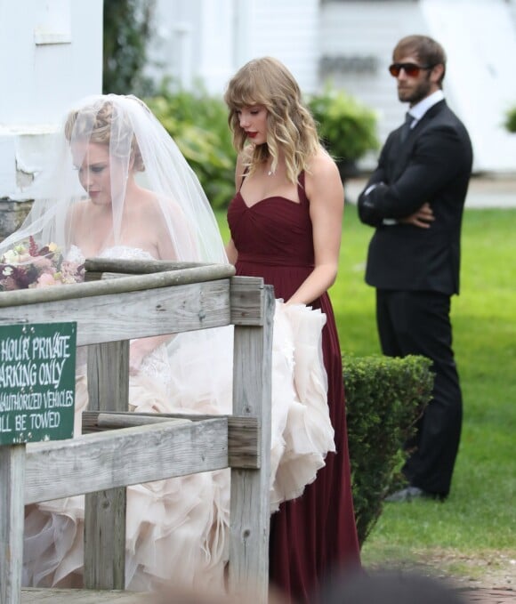 Taylor Swift, demoiselle d'honneur au mariage de sa meilleure amie Abigail Anderson à Martha's Vineyard dans le Massachusetts, le 2 septembre 2017