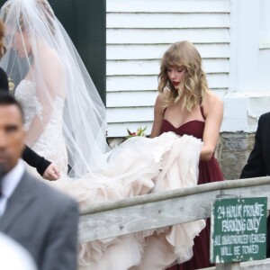 Taylor Swift, demoiselle d'honneur au mariage de sa meilleure amie Abigail Anderson à Martha's Vineyard dans le Massachusetts, le 2 septembre 2017