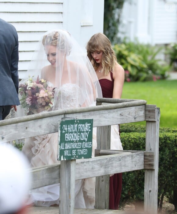 Taylor Swift, demoiselle d'honneur au mariage de sa meilleure amie Abigail Anderson à Martha's Vineyard dans le Massachusetts, le 2 septembre 2017