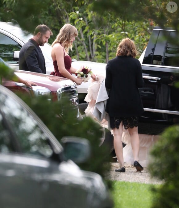 Taylor Swift, demoiselle d'honneur au mariage de sa meilleure amie Abigail Anderson à Martha's Vineyard dans le Massachusetts, le 2 septembre 2017
