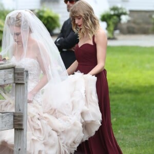 Taylor Swift, demoiselle d'honneur au mariage de sa meilleure amie Abigail Anderson à Martha's Vineyard dans le Massachusetts, le 2 septembre 2017