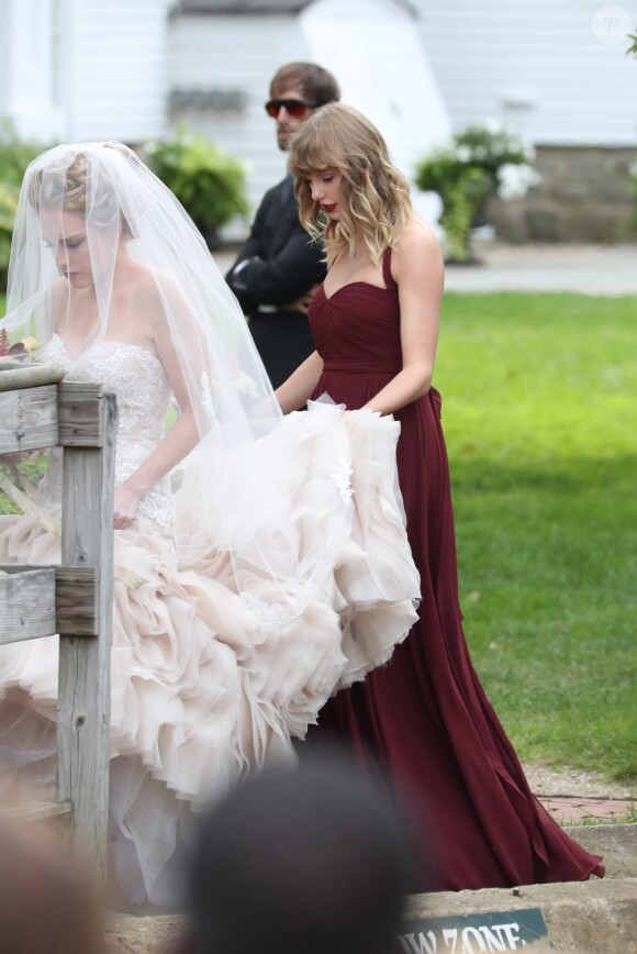 Taylor Swift, demoiselle d'honneur au mariage de sa meilleure amie Abigail Anderson à Martha's Vineyard dans le Massachusetts, le 2 septembre 2017