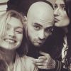 Zayn Malik pose avec le crâne rasé, auprès de sa maman Trisha et sa chérie Gigi Hadid. Instagram, septembre 2017