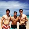 Noah Gray-Cabey, au milieu, profite de la plage avec des amis. Instagram, mars 2016