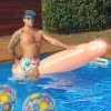 Neven Ciganovic prend la pose dans une piscine. Instagram, juillet 2017