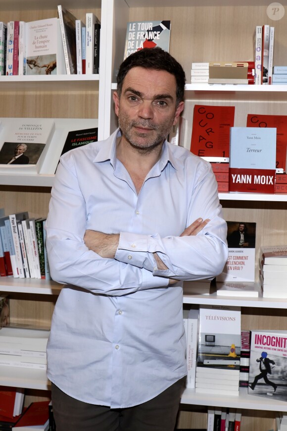 Yann Moix lors de la 37ème édition du Salon du livre au parc des expositions, à la porte de Versailles, à Paris, France, le 25 mars 2017. © Cédric Perrin/Bestimage