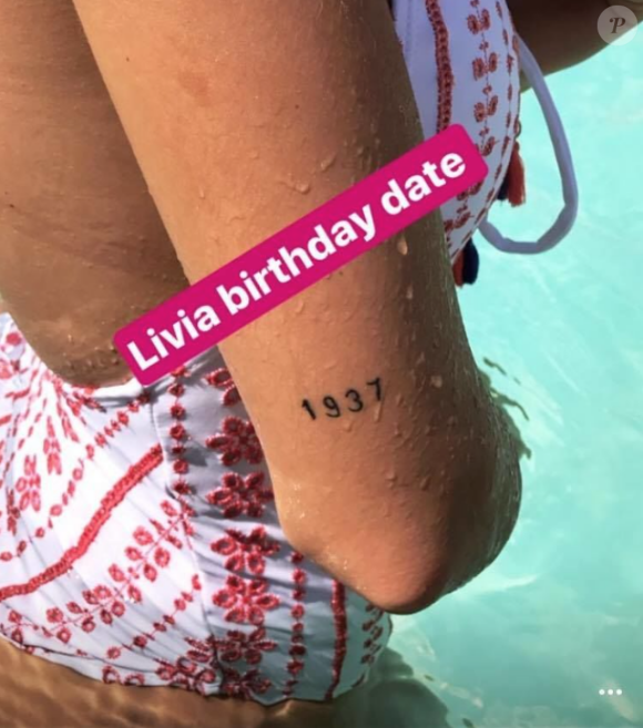 Nabilla dévoile un nouveau tatouage sur Snapchat, début septembre 2017 depuis les Etats-Unis.