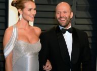 Rosie Huntington-Whiteley : Ventre plat et abdos musclés, deux mois après bébé