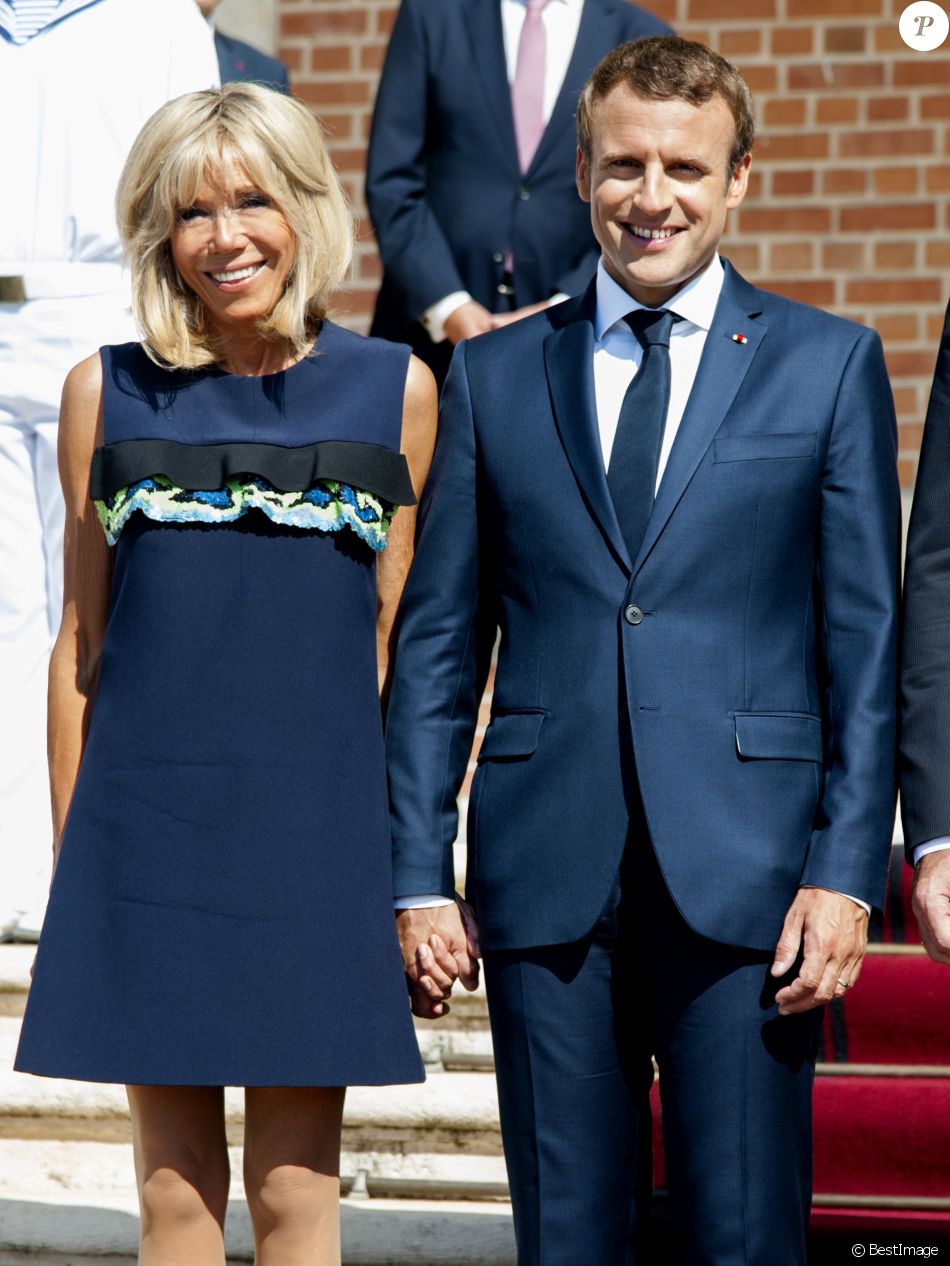 Le Président De La République Française Emmanuel Macron Et Sa Femme La ...