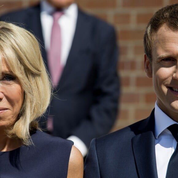 Le président de la République française Emmanuel Macron et sa femme la Première dame Brigitte Macron (Trogneux) - Le président de la République française Emmanuel Macron et sa femme la Première dame Brigitte Macron (Trogneux) ont été reçus par son homologue de Bulgarie Rumen Radev et sa femme la Première dame Desislava Radeva au palais Euxinograd à Varna, Bulgarie, le 25 août 2017. © Pierre Perusseau/Bestimage