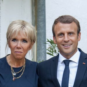 Le président de la République française Emmanuel Macron et sa femme la Première dame Brigitte Macron (Trogneux) - Le président de la République française Emmanuel Macron et sa femme la Première dame Brigitte Macron (Trogneux) visitent le musée du village roumain "Dimitrie Gusti", en compagnie du président de Roumanie Klaus Iohannis et sa femme la Première dame Carmen Iohannis à Bucarest, Roumanie, le 24 août 2017.  © Pierre Perusseau/Bestimage