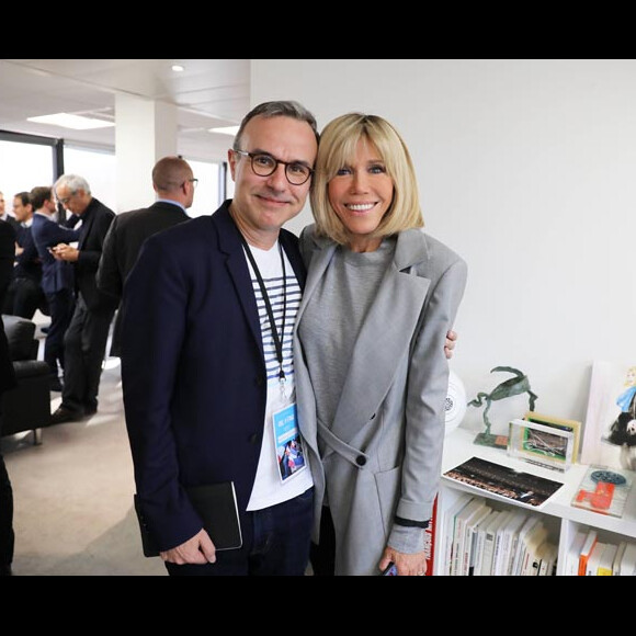 Exclusif : Brigitte Macron et son ami Philippe Besson au QG de campagne au soir du deuxième tour, dans l'attente des résultats des élections présidentielles, à Paris. Le 7 mai 2017.© Dominique Jacovides - Sébastien Valiela / Bestimage