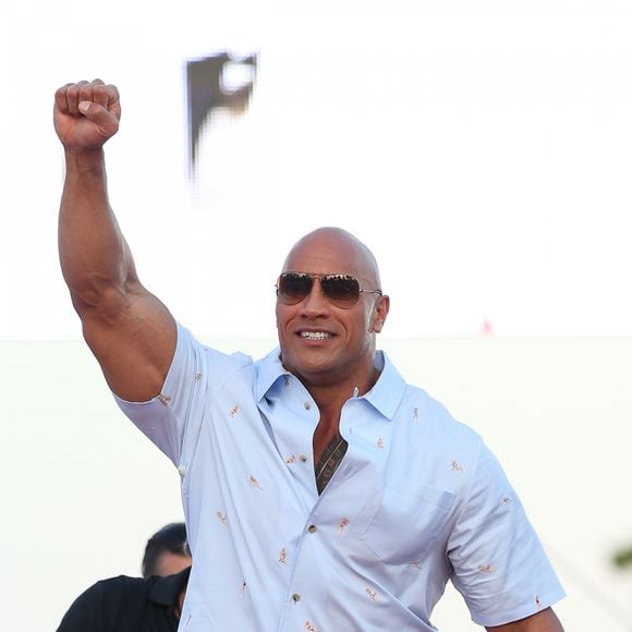 Dwayne Johnson - Les acteurs de "Baywatch - Alerte à Malibu" font la promotion du film à Miami, le 13 mai 2017. © CPA/Bestimage