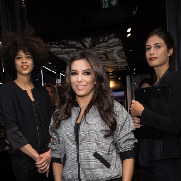 Eva Longoria, égérie L'Oréal Paris, à la boutique l'Oréal Paris rue de Rennes le 18 septembre 2017. © Cyril Moreau / Bestimage