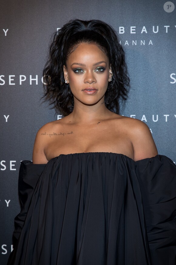 Rihanna à la soirée "Fenty Beauty by Rihanna" aux Jardins des Tuileries à Paris, le 21 septembre 2017. © Cyril Moreau/Bestimage