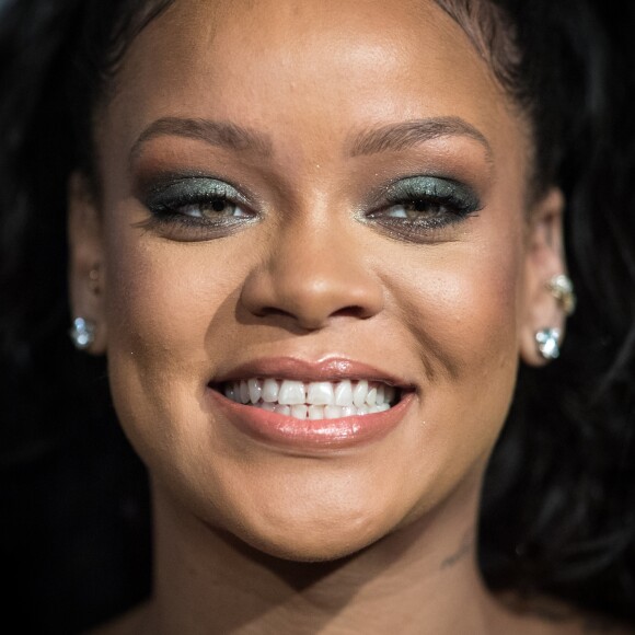 Rihanna rayonnante à la soirée "Fenty Beauty by Rihanna" aux Jardins des Tuileries à Paris, le 21 septembre 2017. © Cyril Moreau/Bestimage