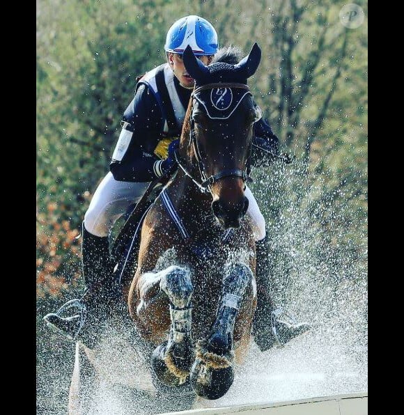 Maxime Debost sur son cheval Qurt de Montplaisir. Instagram, novembre 2016