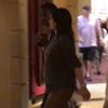 Exclusif - Kylie Jenner et Travis Scott rentrent à l'hôtel à Las Vegas. Kylie porte un jean avec des baskets et un t-shirt très ample qui laisse deviner son début de baby bump... Le 23 septembre 2017 