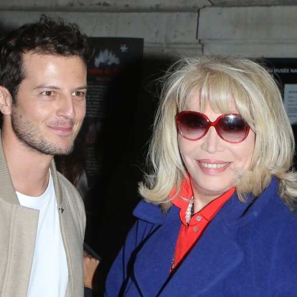 Amanda Lear - Arrivée au défilé et l'aftershow Jacquemus lors de la Fashion Week Printemps/Ete 2018 de Paris au musée National Picasso à Paris, France, le 25 septembre 2017. © CVS-Veeren/Bestimage