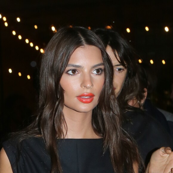 Emily Ratajkowski - Arrivée au défilé et l'aftershow Jacquemus lors de la Fashion Week Printemps/Ete 2018 de Paris au musée National Picasso à Paris, France, le 25 septembre 2017. © CVS-Veeren/Bestimage
