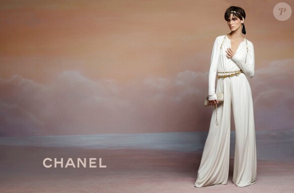 Marine Vacth photographiée par Karl Lagerfeld pour la campagne Croisière 2017/18 "La modernité de l'antiquité".