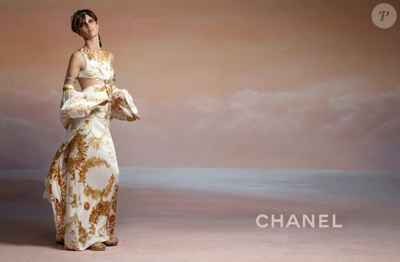 Marine Vacth photographiée par Karl Lagerfeld pour la campagne Croisière 2017/18 "La modernité de l'antiquité".
