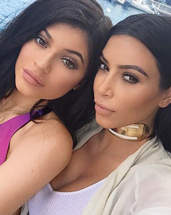 Kim Kardashian et Kylie Jenner en 2016.