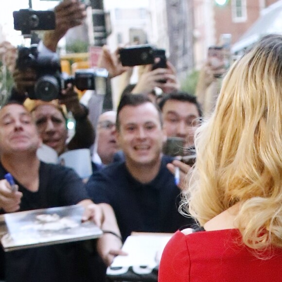 Madonna présente sa nouvelle gamme de cosmétiques "MDNA SKIN" chez Barney's à New York, le 26 septembre 2017.