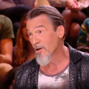 Florent Pagny revient sur son exil fiscal au Portugal face à Yann Batrhès sur le plateau de "Quotidien" (TMC), le 27 septembre 2017.