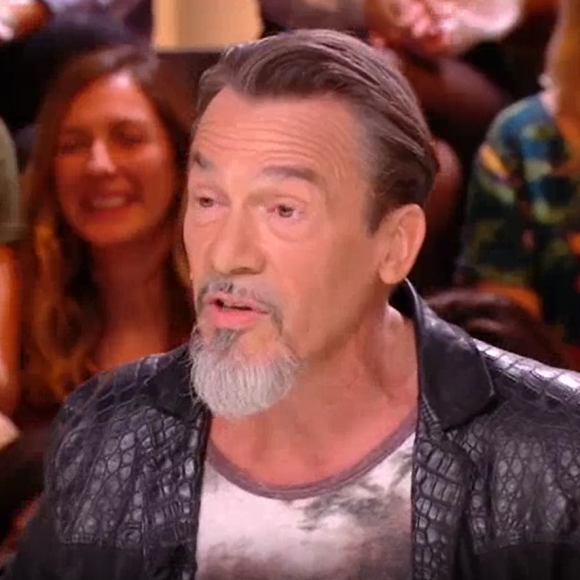 Florent Pagny revient sur son exil fiscal au Portugal face à Yann Batrhès sur le plateau de "Quotidien" (TMC), le 27 septembre 2017.