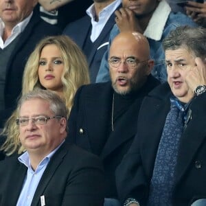 Pierre Ménès et Pascal Obispo assistent au match de Champions League "PSG - Bayern Munich (3-0)" au Parc des Princes à Paris, le 27 septembre 2017. © Cyril Moreau/Bestimage