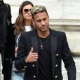 Neymar Jr et Alessandra Ambrosio à l'issue du défilé de mode printemps-été 2018 "Balmain" à l'Opéra Garnier à Paris. Le 28 septembre 2017.