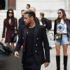 Neymar Jr et Alessandra Ambrosio à l'issue du défilé de mode printemps-été 2018 "Balmain" à l'Opéra Garnier à Paris. Le 28 septembre 2017.