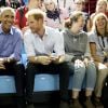 Joe et Jill Biden, Barack Obama et le prince Harry dans les tribunes des Invictus Games à Toronto, le 29 septembre 2017.