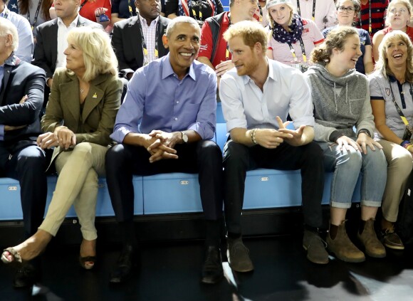 Joe et Jill Biden, Barack Obama et le prince Harry dans les tribunes des Invictus Games à Toronto, le 29 septembre 2017.